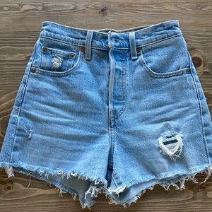 Levi’s ribcage shorts